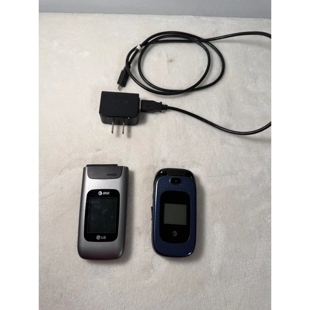 AT&T Flip Phone Lot with Charger